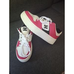DC Shoes Women's Black/white/pink size 8